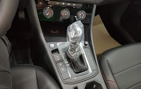 Volkswagen Bora, 2024 год, 1 880 000 рублей, 13 фотография