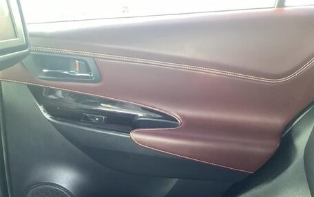 Toyota Harrier, 2018 год, 2 500 000 рублей, 19 фотография