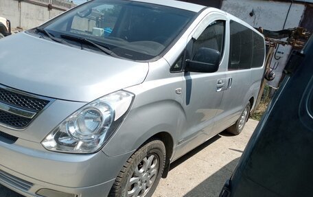 Hyundai Grand Starex Grand Starex I рестайлинг 2, 2008 год, 1 050 000 рублей, 2 фотография