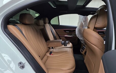 Mercedes-Benz E-Класс, 2024 год, 14 530 000 рублей, 17 фотография