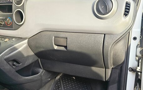 Peugeot Partner II рестайлинг 2, 2013 год, 1 090 000 рублей, 26 фотография