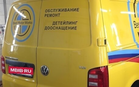 Volkswagen Transporter T6 рестайлинг, 2016 год, 2 140 000 рублей, 3 фотография