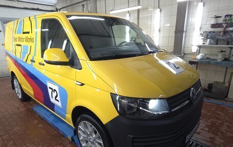 Volkswagen Transporter T6 рестайлинг, 2016 год, 2 140 000 рублей, 5 фотография