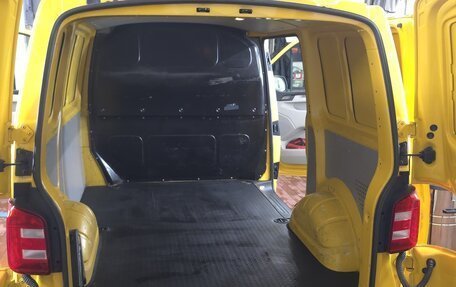 Volkswagen Transporter T6 рестайлинг, 2016 год, 2 140 000 рублей, 7 фотография