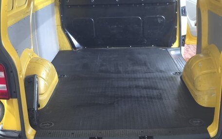 Volkswagen Transporter T6 рестайлинг, 2016 год, 2 140 000 рублей, 15 фотография