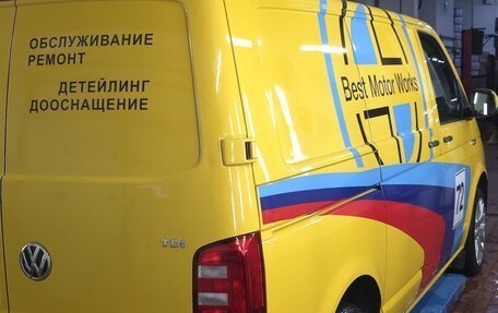 Volkswagen Transporter T6 рестайлинг, 2016 год, 2 140 000 рублей, 16 фотография