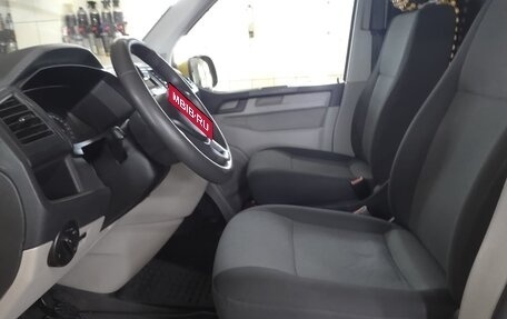 Volkswagen Transporter T6 рестайлинг, 2016 год, 2 140 000 рублей, 11 фотография