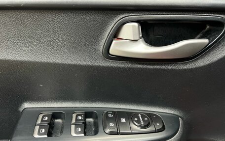 KIA Rio IV, 2018 год, 1 099 777 рублей, 6 фотография