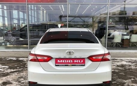 Toyota Camry, 2021 год, 3 200 000 рублей, 6 фотография