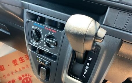 Daihatsu Hijet, 2021 год, 910 000 рублей, 9 фотография