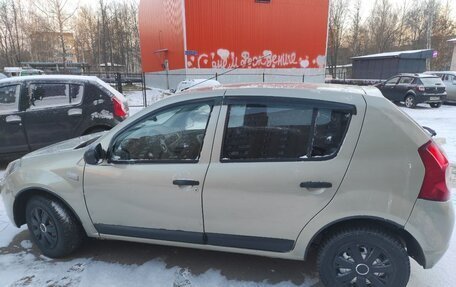 Renault Sandero I, 2010 год, 380 000 рублей, 2 фотография