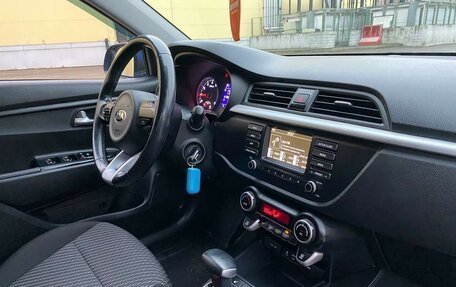 KIA Rio IV, 2018 год, 1 780 000 рублей, 1 фотография