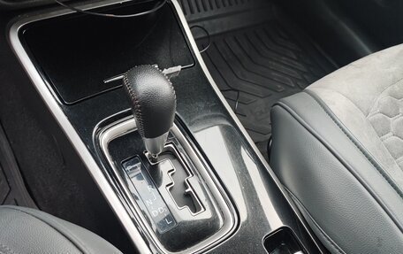 Mitsubishi Outlander III рестайлинг 3, 2018 год, 2 100 000 рублей, 11 фотография