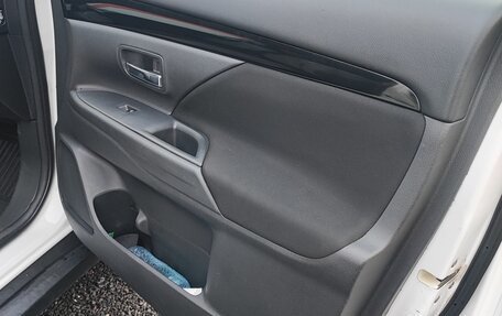 Mitsubishi Outlander III рестайлинг 3, 2018 год, 2 100 000 рублей, 17 фотография