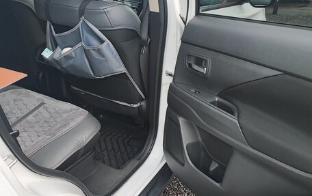 Mitsubishi Outlander III рестайлинг 3, 2018 год, 2 100 000 рублей, 19 фотография