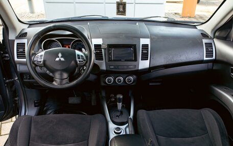 Mitsubishi Outlander III рестайлинг 3, 2008 год, 995 000 рублей, 16 фотография