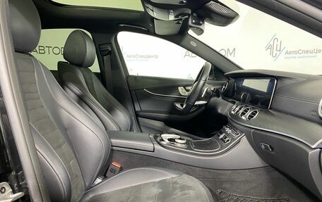 Mercedes-Benz E-Класс, 2019 год, 2 997 000 рублей, 13 фотография