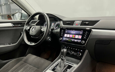 Skoda Superb III рестайлинг, 2021 год, 2 500 000 рублей, 25 фотография