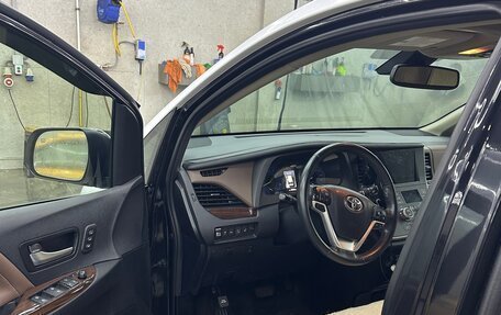 Toyota Sienna III, 2020 год, 4 900 000 рублей, 11 фотография