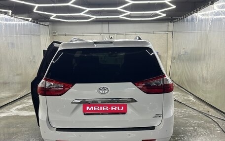 Toyota Sienna III, 2020 год, 4 900 000 рублей, 12 фотография