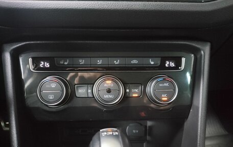 Volkswagen Tiguan II, 2018 год, 3 499 000 рублей, 17 фотография