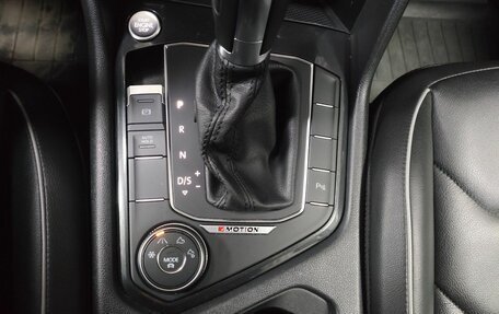 Volkswagen Tiguan II, 2018 год, 3 499 000 рублей, 18 фотография