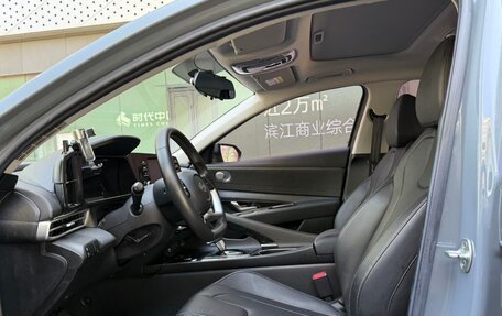 Hyundai Elantra, 2021 год, 1 520 000 рублей, 5 фотография