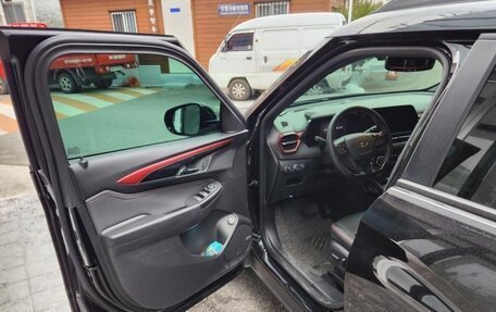 Chevrolet Trax, 2023 год, 2 100 000 рублей, 3 фотография