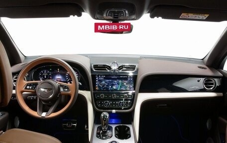 Bentley Bentayga I, 2025 год, 44 500 000 рублей, 8 фотография