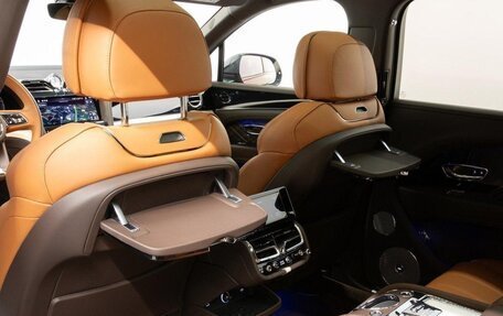 Bentley Bentayga I, 2025 год, 44 500 000 рублей, 13 фотография