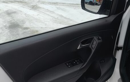 Volkswagen Polo VI (EU Market), 2017 год, 1 100 000 рублей, 9 фотография