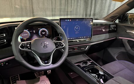 Volkswagen Tiguan, 2025 год, 4 990 000 рублей, 7 фотография
