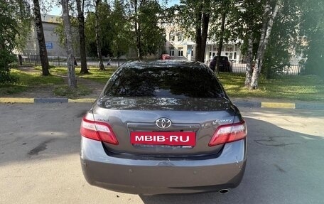 Toyota Camry, 2008 год, 700 000 рублей, 4 фотография