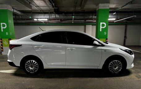 Hyundai Solaris II рестайлинг, 2020 год, 1 400 000 рублей, 5 фотография