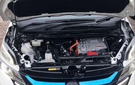 Nissan Serena IV, 2018 год, 2 100 000 рублей, 11 фотография