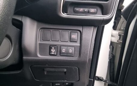 Nissan Serena IV, 2018 год, 2 100 000 рублей, 13 фотография