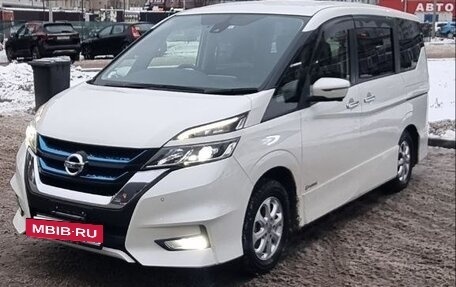 Nissan Serena IV, 2018 год, 2 100 000 рублей, 2 фотография
