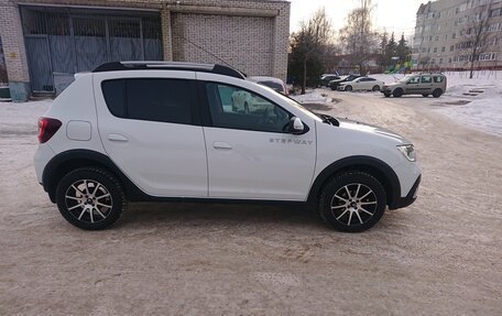 Renault Sandero II рестайлинг, 2020 год, 1 115 000 рублей, 6 фотография