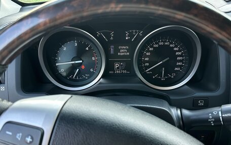 Toyota Land Cruiser 200, 2013 год, 3 550 000 рублей, 9 фотография