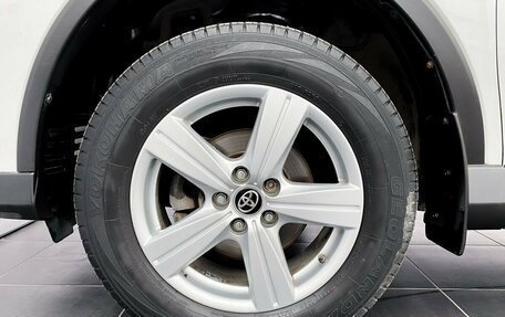 Toyota RAV4, 2019 год, 2 630 000 рублей, 10 фотография