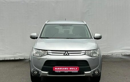 Mitsubishi Outlander III рестайлинг 3, 2014 год, 1 550 000 рублей, 2 фотография