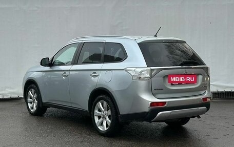 Mitsubishi Outlander III рестайлинг 3, 2014 год, 1 550 000 рублей, 7 фотография