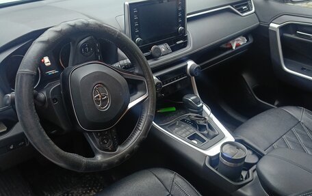 Toyota RAV4, 2020 год, 3 300 000 рублей, 5 фотография