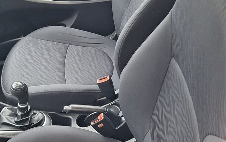 Hyundai Solaris II рестайлинг, 2014 год, 950 000 рублей, 6 фотография