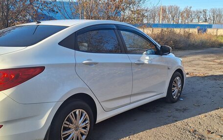 Hyundai Solaris II рестайлинг, 2014 год, 950 000 рублей, 2 фотография