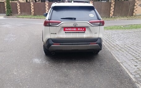 Toyota RAV4, 2020 год, 3 300 000 рублей, 3 фотография