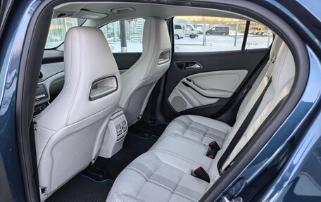 Mercedes-Benz GLA, 2019 год, 2 890 000 рублей, 15 фотография