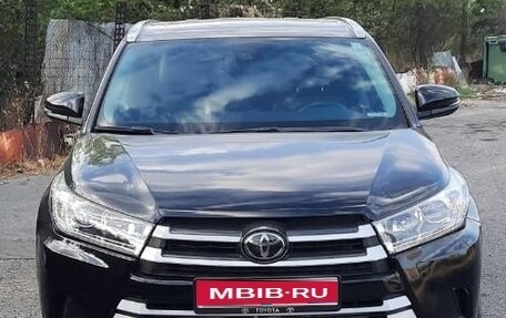 Toyota Highlander III, 2019 год, 3 000 000 рублей, 1 фотография