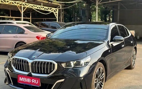 BMW 5 серия, 2025 год, 7 560 998 рублей, 1 фотография