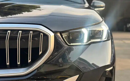 BMW 5 серия, 2025 год, 7 560 998 рублей, 3 фотография